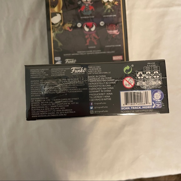 NIB SEALED Funko Pop! Pins Marvel Carnage Venom Enamel Pin #17 - Picture 10 of 10